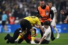 Real Madrid - Dortmund 0:0. Finále Ligy mistrů narušili fanoušci na hřišti