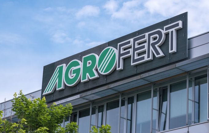 Logo společnosti Agrofert na budově jejího sídla na pražském Chodově