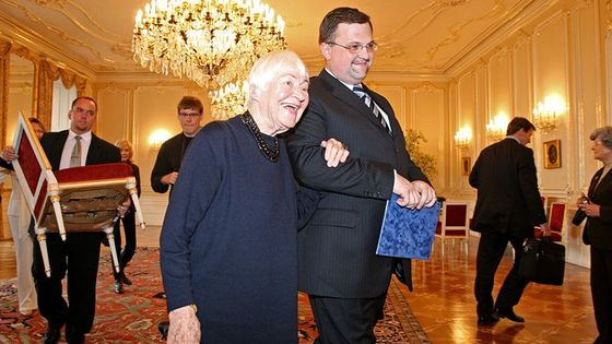 Znáte Významné ženy roku 2007? Podívejte se.