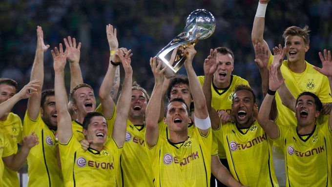 Dortmund vyhrál německý Superpohár poprvé od roku 2008 a celkově popáté, čímž vyrovnal rekordní bilanci Bayernu. V galerii uvidíte, jak se to Borussii povedlo.