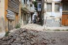 Zemětřesení v Číně nepřežilo pět lidí, několik desítek je zraněných