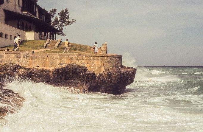 Fotografie Kuby, kterou pořídil Petr Levínský během pobytového zájezdu, jenž organizovala tehdejší Cestovní kancelář mládeže na jaře v roce 1989.