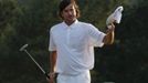 Americký golfista Bubba Watson slaví vítězství na Masters 2012.