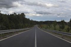Nehoda s požárem uzavřela silnici u Staré Boleslavi