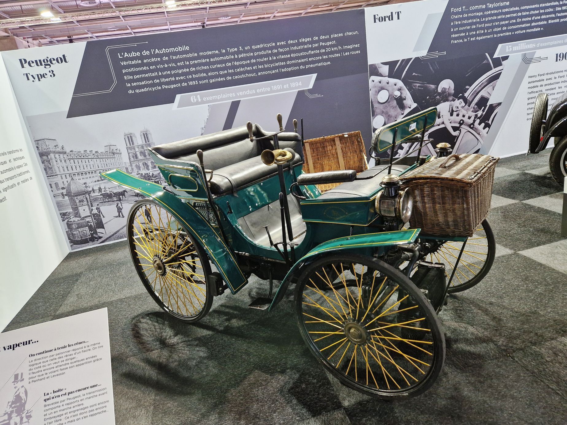 historická a filmová auta autosalon Paříž