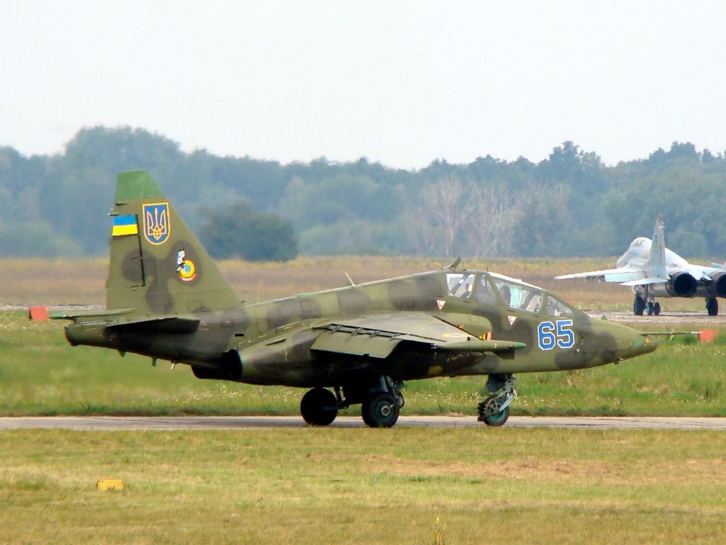 Ukrajina - letoun - Suchoj Su-25UB