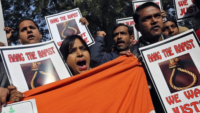Proti násilí na ženách se vzedmula v Indii vlna protestů.