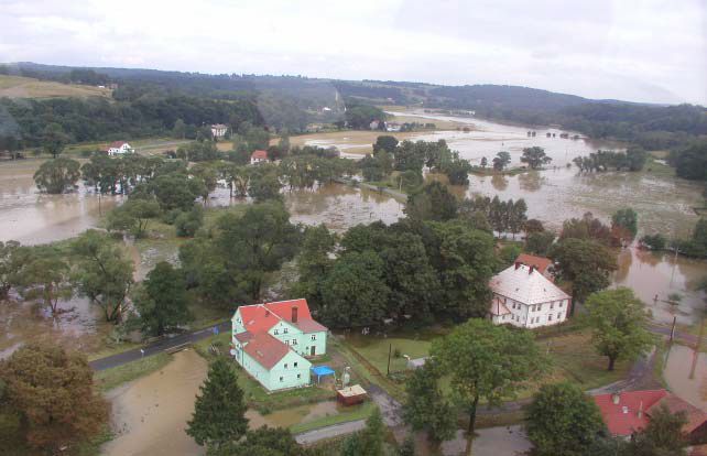 Foto: Povodně v roce 2002/ Povodí Labe