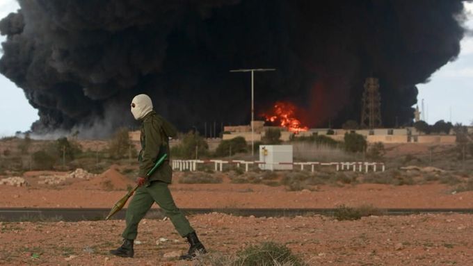 Libyjská ropná pole byla zasažena i ve válce v roce 2011.