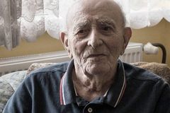 Zemřel Bernard Papánek, bojovník od Tobruku a Dunkerku. Bylo mu 101 let