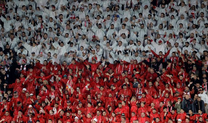 Choreo slávistických fanoušků v zápase LM Slavia Praha - Borussia Dortmund