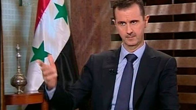 Syrský vůdce Bašár Asad na snímku z 21. srpna 2011, kdy dal v Damašku rozhovor státní televizi.