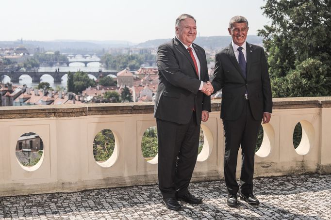 Amerického ministra zahraničí Mikea Pompea přijal po poledni premiér Andrej Babiš v Kramářově vile.