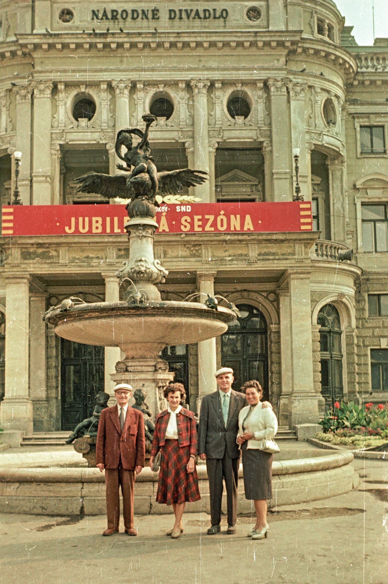 Slovensko, Barevné fotografie, Tenkrát na Slovensku, retro, Československo, domácí, Fortepan