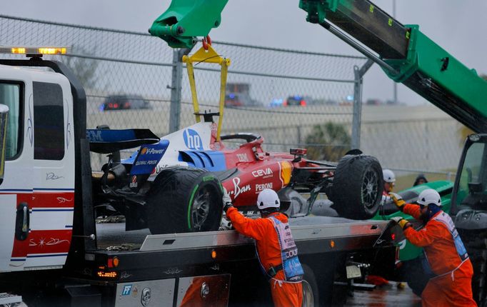 Havarované Ferrari Charlese Leclerca ve sprintu v rámci Velké ceny Miami F1 2025