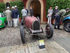 Samostatnou kategorií byly vozy v původním stavu. Vidět a hlavně slyšet Bugatti Type 35C, když letos má značka navíc stoleté výročí, stojí za to.
