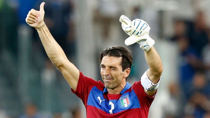 V nominaci Italů pochopitelně nechybí legendární Buffon.