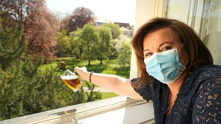 S pávem nebo v háji magnolií. Schillerová si Instagram zaplatila ze státního rozpočtu; Zdroj foto: Facebook Aleny Schillerové