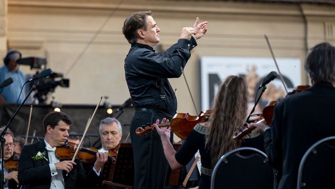 Dirigent Keith Lockhart na snímku ze středečního závěrečného koncertu sezony České filharmonie.