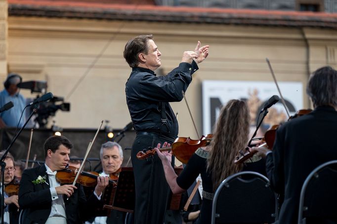 Dirigent Keith Lockhart na snímku ze středečního závěrečného koncertu sezony České filharmonie.