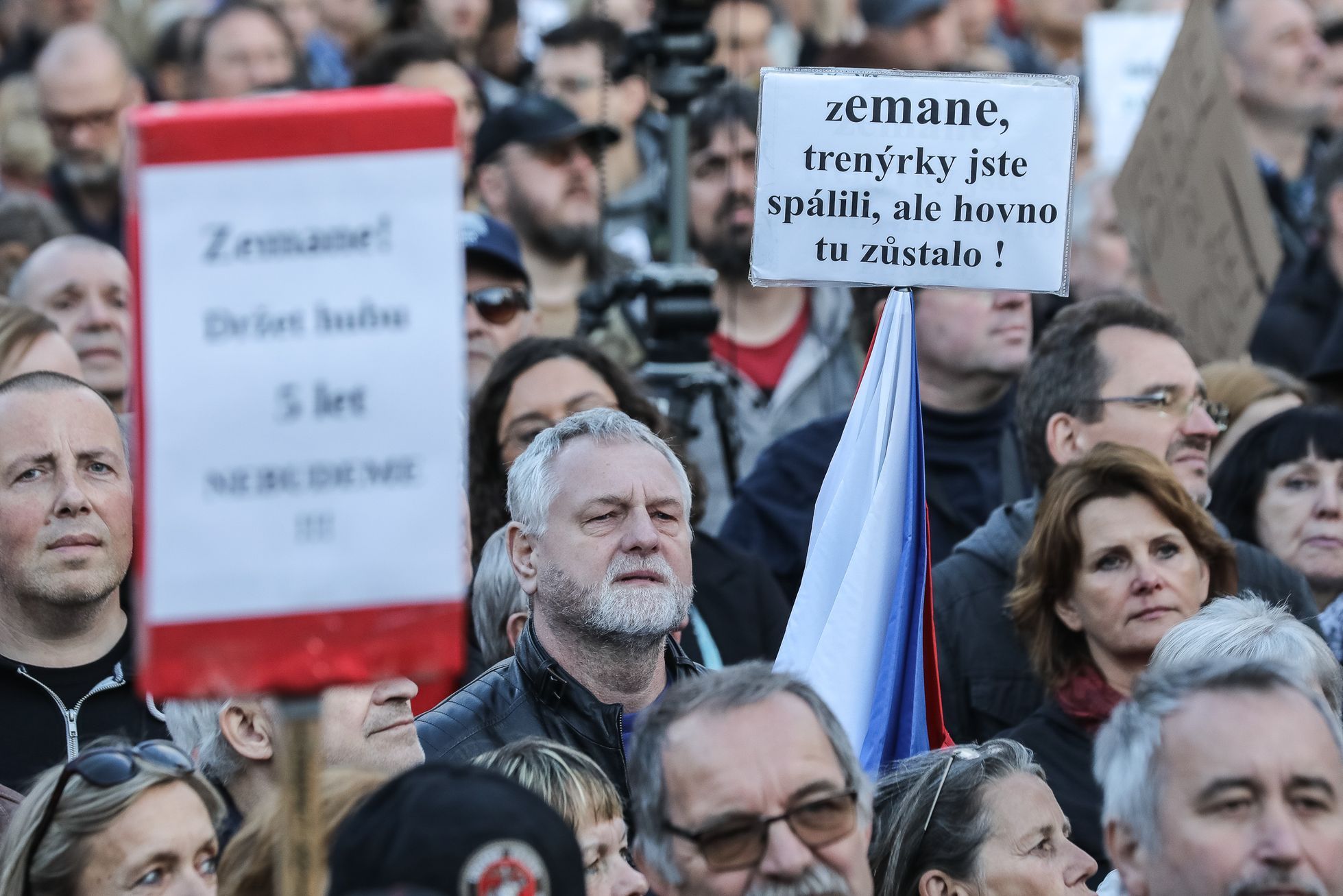 Třetí demonstrace proti Benešové a Babišovi a za spravedlivou justici, Staroměstské náměstí, Praha