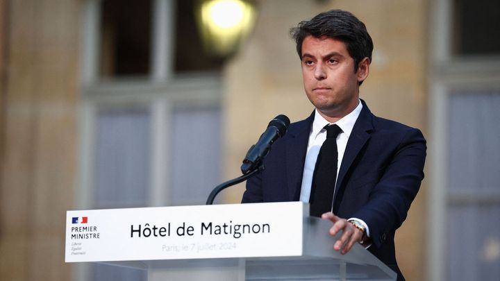 Francouzský premiér Attal nabídl po prohraných volbách demisi. Macron ji odmítl; Zdroj foto: Reuters