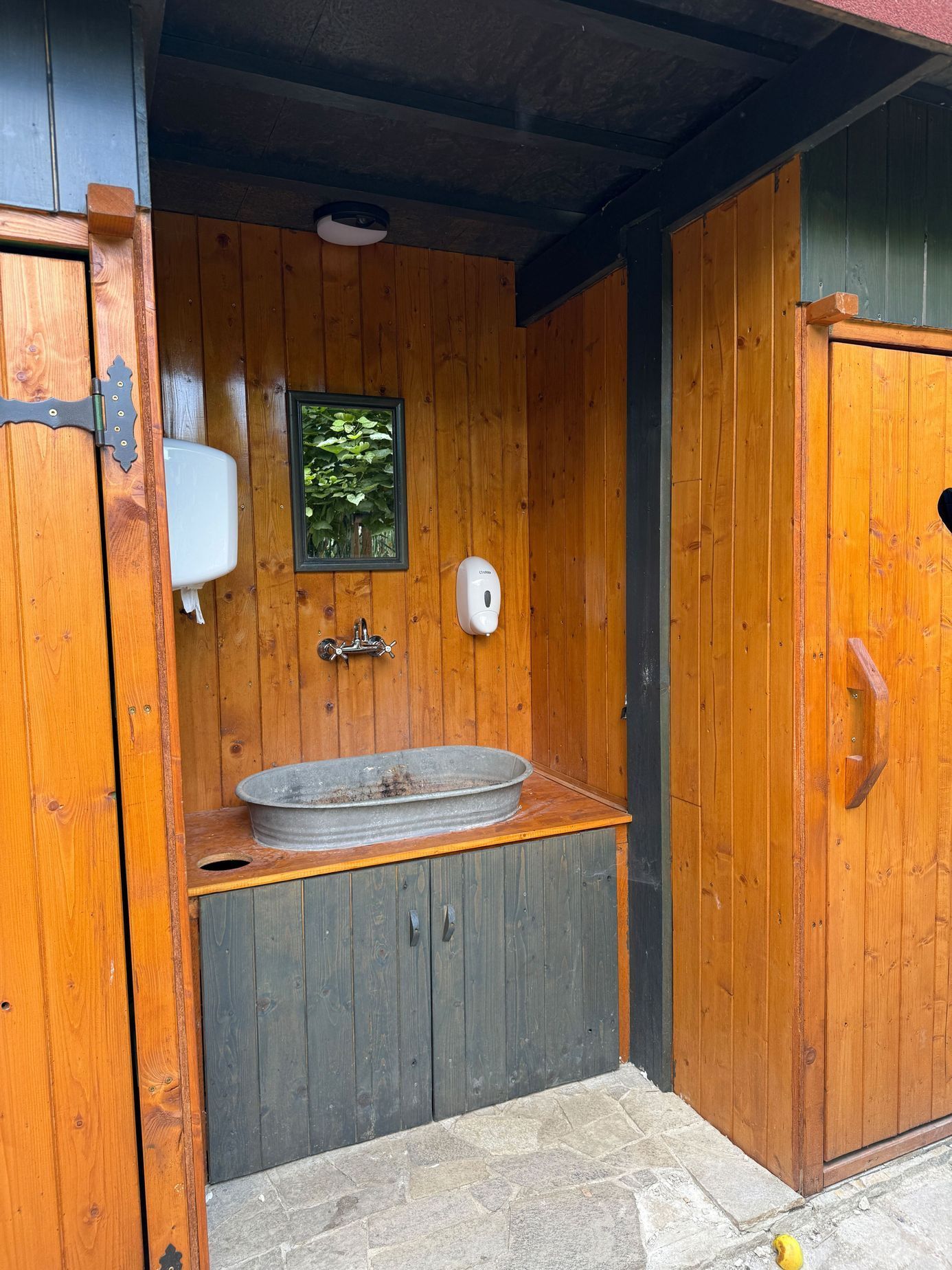 The Garden, bistro, jídlo, Srbsko, příroda, zahrada