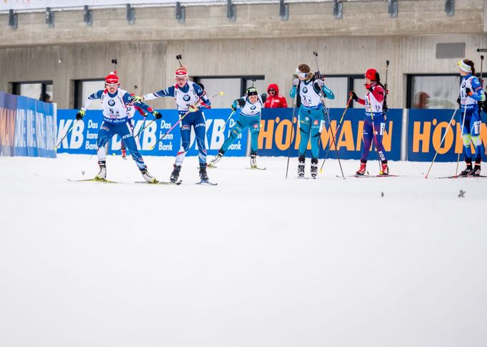 SP Hochfilzen 2017-18: Markéta Davidová a Veronika Vítková - předávka