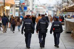 Muž ve Vídni brutálně zabil spolubydlící. Krátce před smrtí psala kolegům o pomoc
