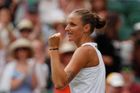 Plíšková smetla Azarenkovou a na Wimbledonu slaví životní úspěch, Šafářová zaskočila Radwaňskou