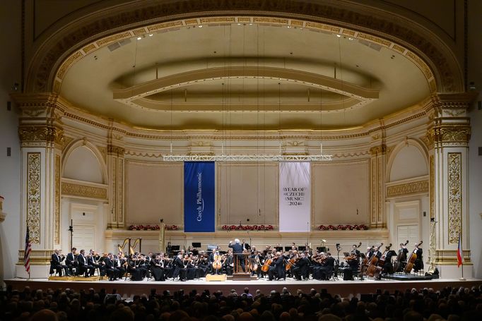 Snímek z úterního vystoupení České filharmonie v newyorské Carnegie Hall.
