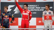 Druhý původně skončil Sebastian Vettel a třetí Jenson Button. Němec se ale nakonec kvůli penalizaci propadl až na páté místo.