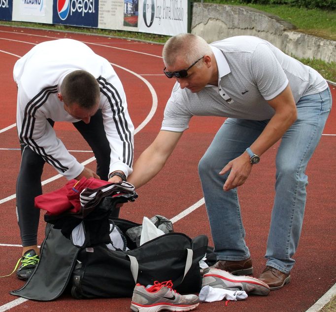 Dva olympijští vítězové - Roman Šebrle a Robert Změlík. Přemýšlejí, co udělat lépe.