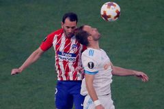 Atlético po zisku Superpoháru začalo španělskou ligu remízou