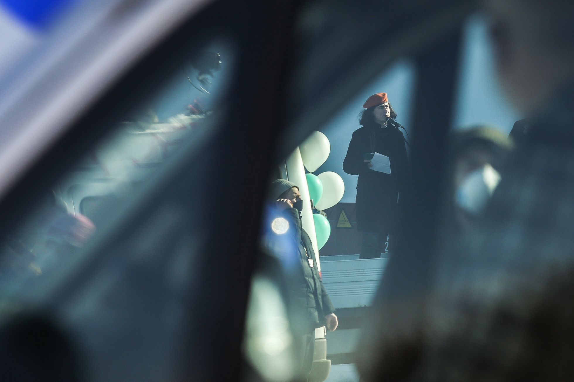Milion chvilek, aleggorická jízda Prahou upozorňující na kauzy vlády Andreje Babiše, masopust, masky, auto, 13. 2. 2021