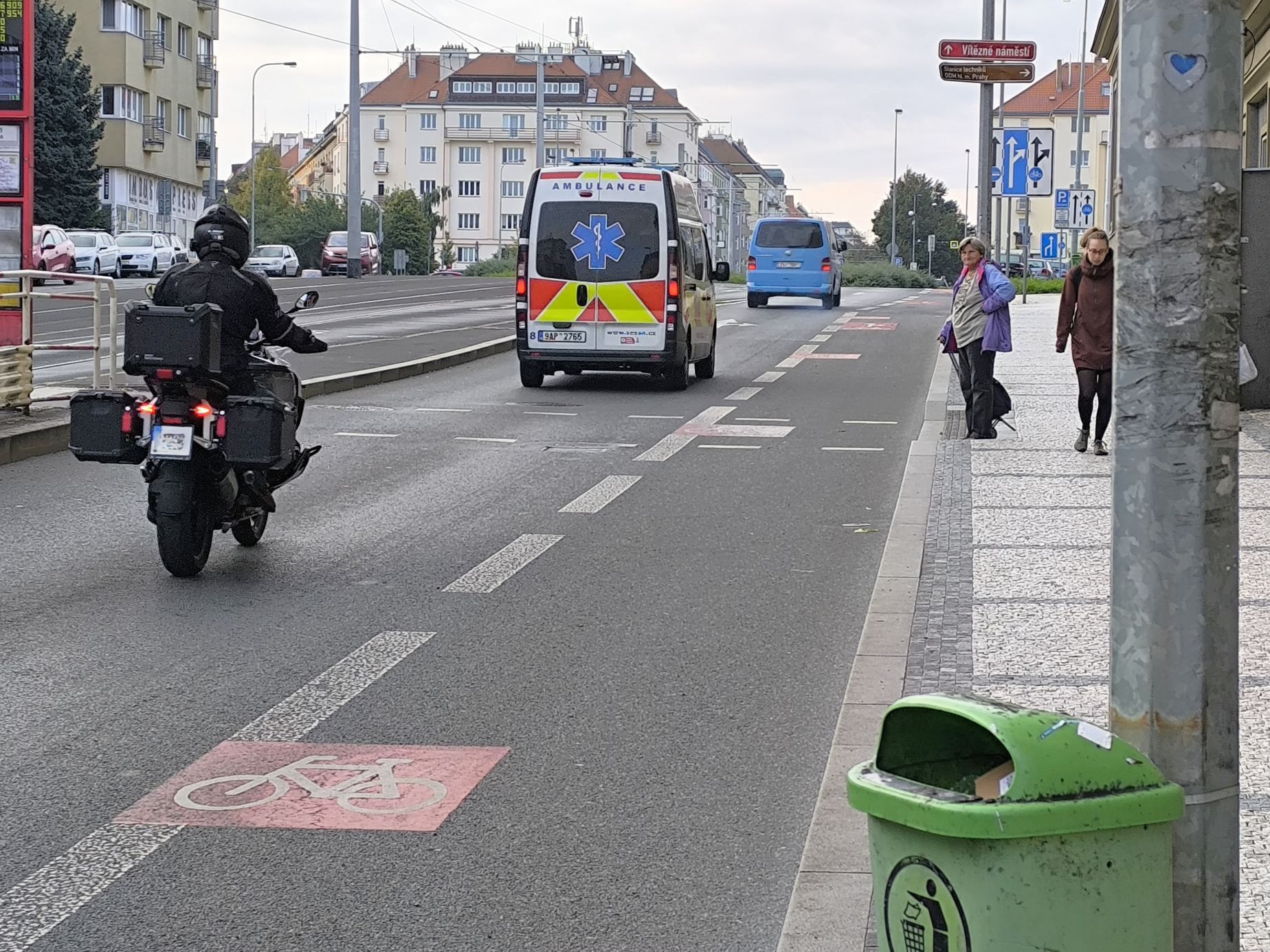 Cyklopruh a motorkáři