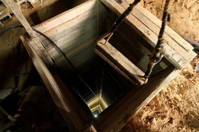 A picture shows a tunnel in the southern Gaza Strip that runs under the Egyptian border into Gaza at Rafah on January 24, 2009. Israel warned that it could relaunch bombing raids on smuggling tunnels, through which they claim arms are smuggled and which they had hoped to destroy with dozens of such raids during the 22-day blitz on the Gaza Strip. Egypt insists that no weapons are smuggled through the tunnels but admits that they are used to bring in an array of other contraband supplies needed in the Israeli-blockaded coastal strip.