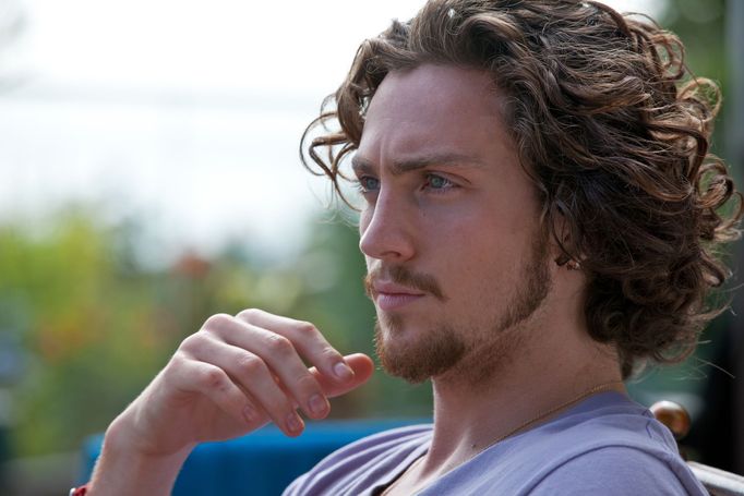 Aaron Taylor-Johnson ve filmu Divoši.