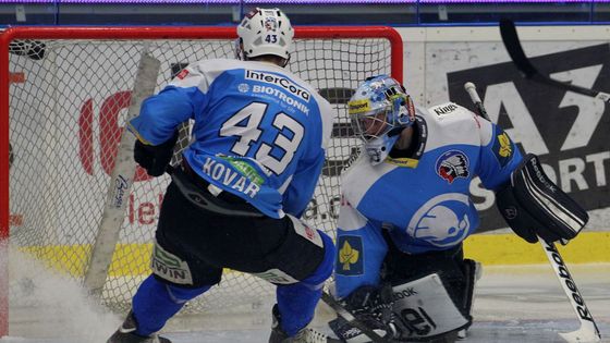 Plzeňský brankář Marek Mazanec na domácím ledě inkasoval celkem čtyřikrát, pátý gól přidali Zlínští do prázdn branky při power play "indiánů".