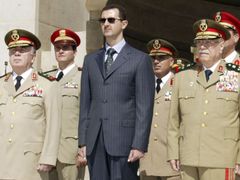 Bašár Asad a jeho generálové.
