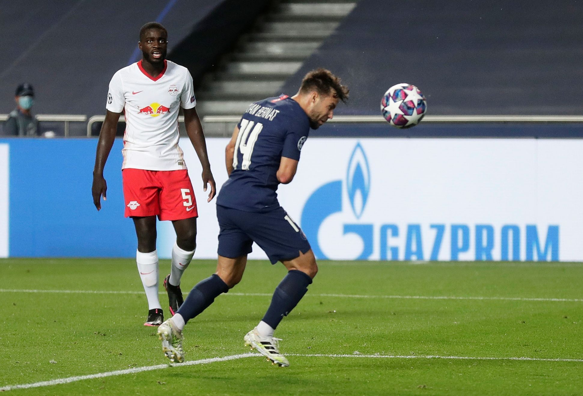 Juan Bernat dává gól v semifinále LM Lipsko - Paris St. Germain