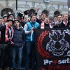 Pochod fanoušků Slavie na 285. derby (pochod gentlemanů)