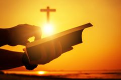 V pasti sekty. Začalo to nevinným pozváním na Instagramu, popisuje mladá žena