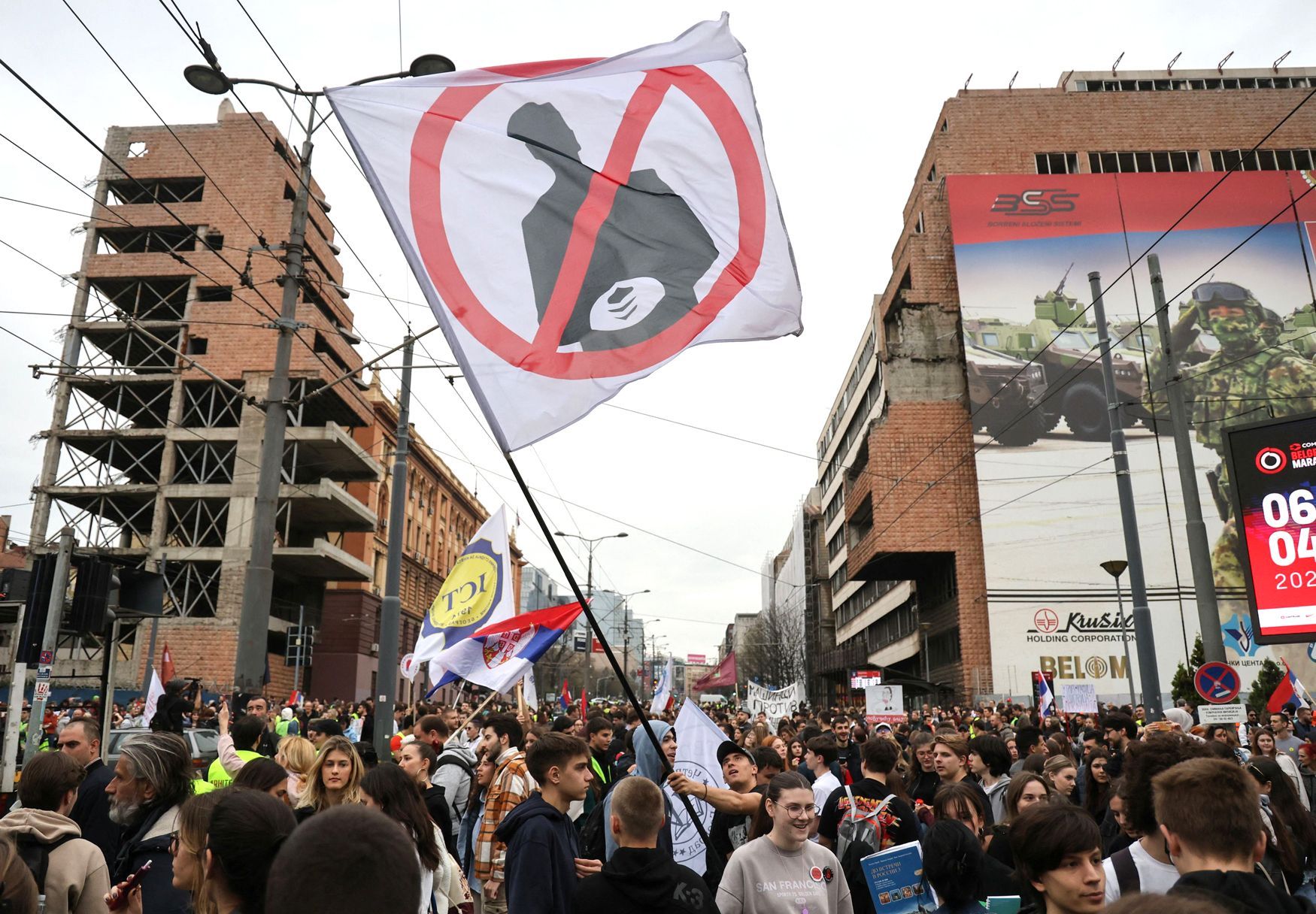 Srbsko, protest, NATO, stavba