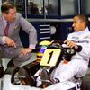 Princ Charles a 14letý motokárový závodník Lewis Hamilton v roce 1999