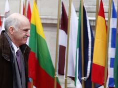 Premiér Papandereu spoléhá na pomoc z EU