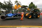 Havarovaný Williams Nicholase Latifiho v kvalifikaci na GP Austrálie F1 2022.