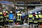 Srážku vlaků v Německu nepřežilo deset lidí. Mezi mrtvými jsou i strojvůdci a průvodčí