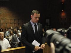 Pistorius u soudu působí zkroušeným dojmem.