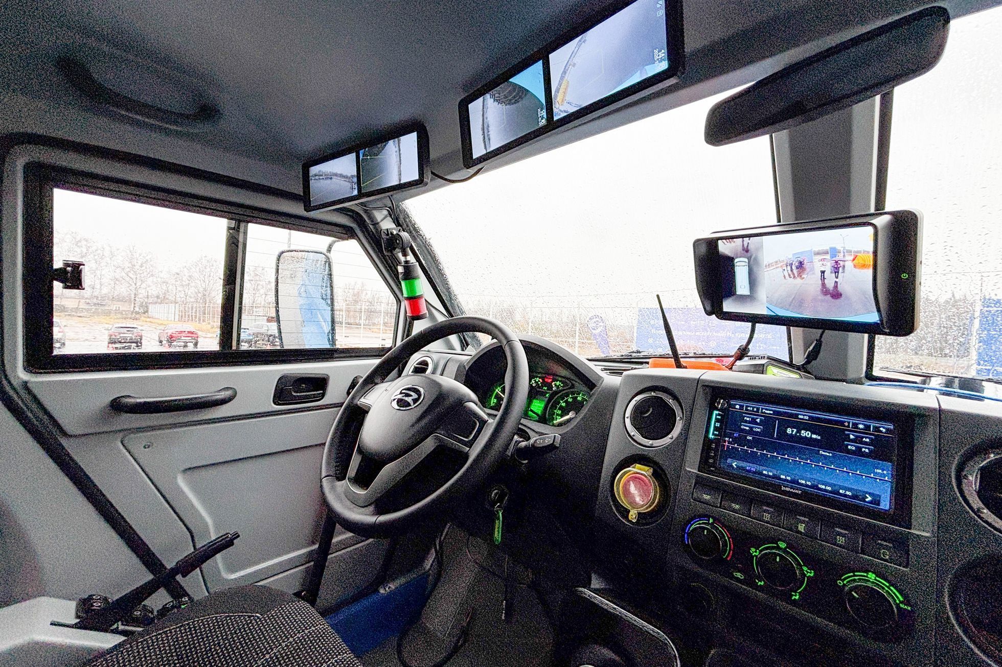 Ruské auto na vodík Rusak